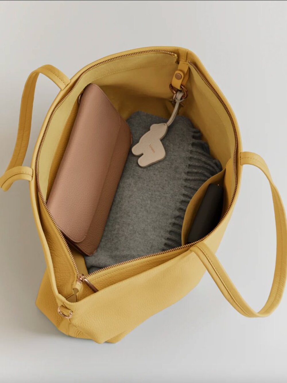 NWT Cuyana Classic Easy Zipper Tote in Butter - Picture 3 of 4